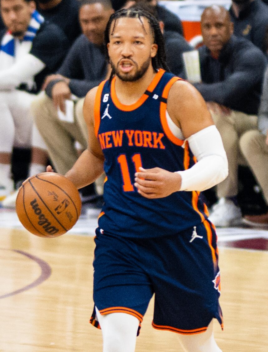 Jalen Brunson’s Buzzer-Beater Sends Knicks Fans and Celebrities into a Wild Celebration!
