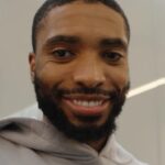 Thrilling Playoff Showdown: Mikal Bridges Powers Knicks to Victory Over Pistons!