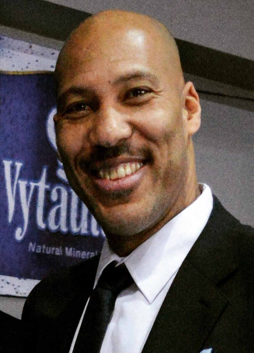 LaVar Ball Delivers Bold Warning to NBA Team Considering LaMelo Trade