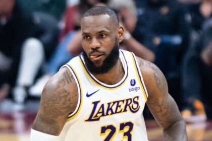 Watch LeBron James Make Triumphant Return to the Court Just Eight Weeks After MCL Injury