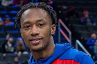 Ron Holland Lights Up the Court with Stunning Outside Shot as Detroit Pistons Dominate Knicks in Summer League Blowout