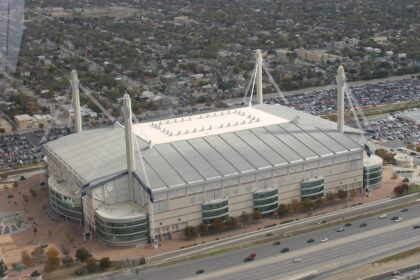 San Antonio Weighs 0-0 Million Investment in Spurs’ Downtown Arena Despite Public Opposition