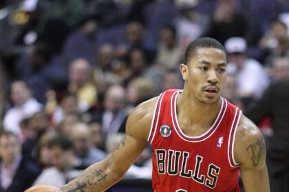Derrick Rose Overwhelmed with Emotion Following Chicago Bulls’ Heartfelt Announcement