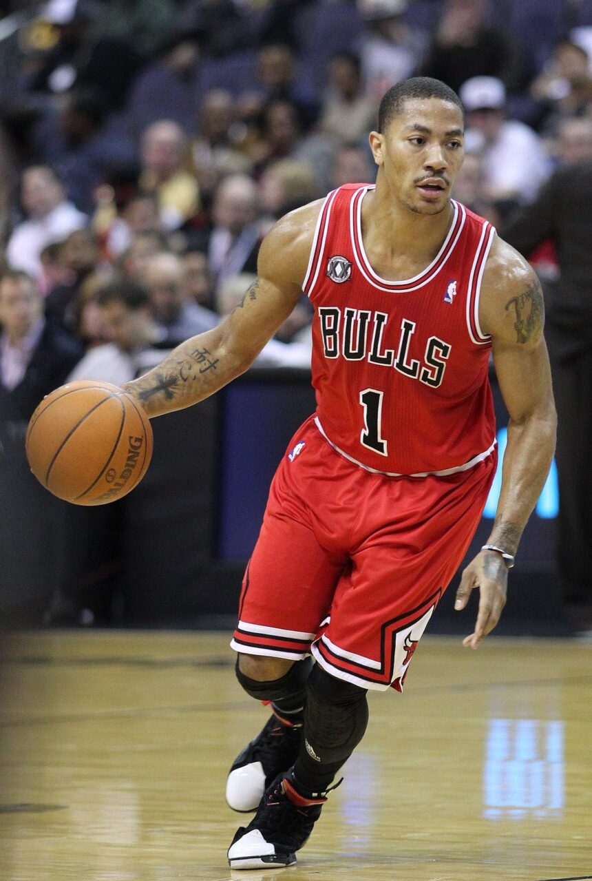 Derrick Rose Overwhelmed with Emotion Following Chicago Bulls’ Heartfelt Announcement