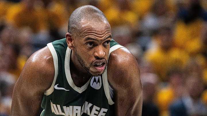 Khris Middleton Shines with 23 Points in Bucks’ Thrilling Win on October 22, 2025