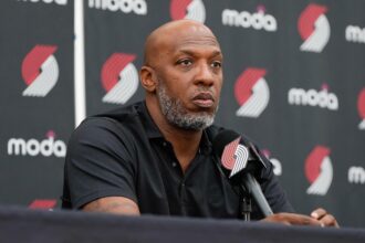 How did Chauncey Billups end up partnering with an alleged career criminal?
