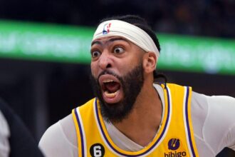 Lakers Will Be Without Deandre Ayton Tonight After Back Spasms Flare Up