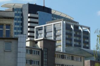 Golden State Warriors Fight to Regain Momentum After Tough Loss to Phoenix Suns