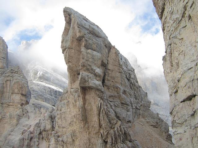 The Giannis Sweepstakes Heat Up: Will the Knicks Seize the Victory?