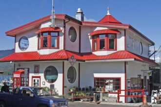 Rayan Rupert Dazzles Fans with an Unbelievable And-1 Play