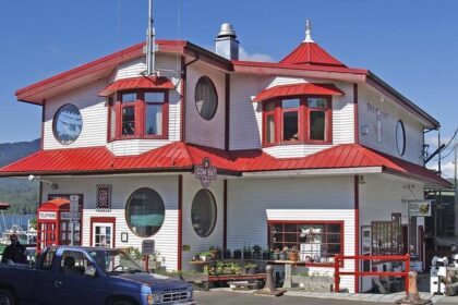 Rayan Rupert Dazzles Fans with an Unbelievable And-1 Play